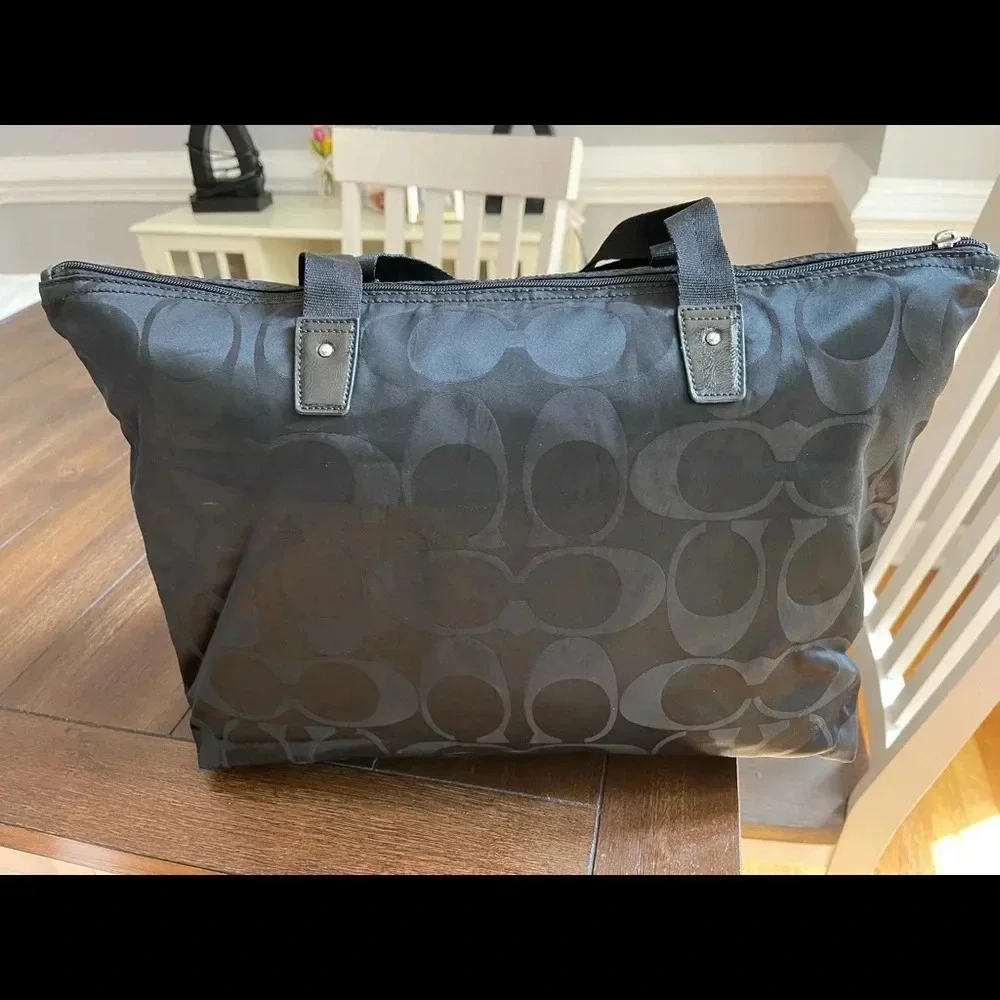 Coach logo tote bag